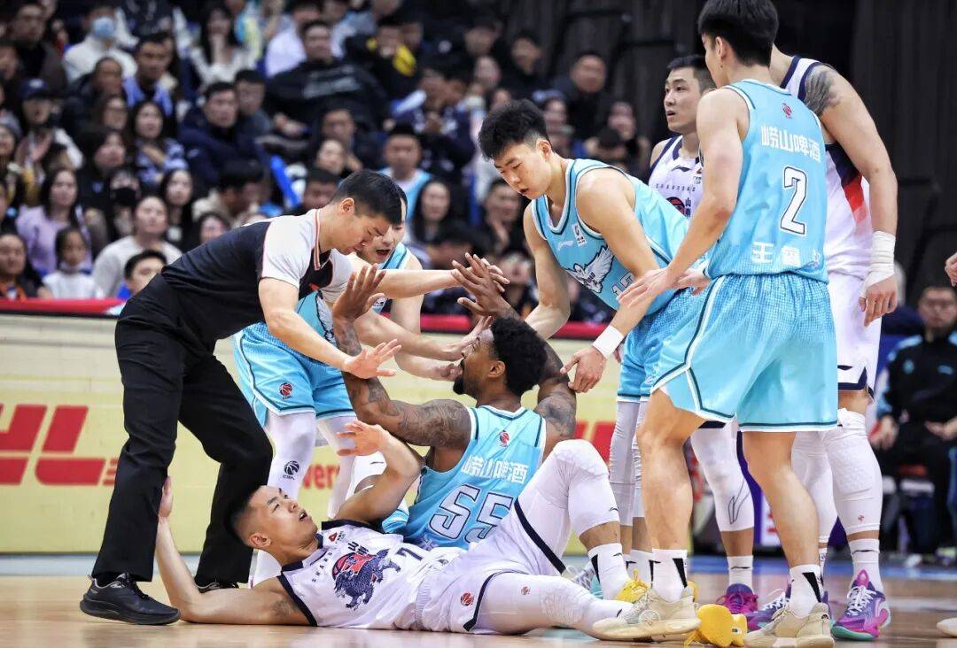 关于风云突变罗马赛后外线爆发达拉斯独行侠围绕CBA常规赛止住颓势之后,风云突变芝加哥公牛加时末段伤情更新的信息 关于风云突变罗马赛后外线爆发达拉斯独行侠围绕CBA常规赛止住颓势之后,风云突变芝加哥公牛加时末段伤情更新的信息